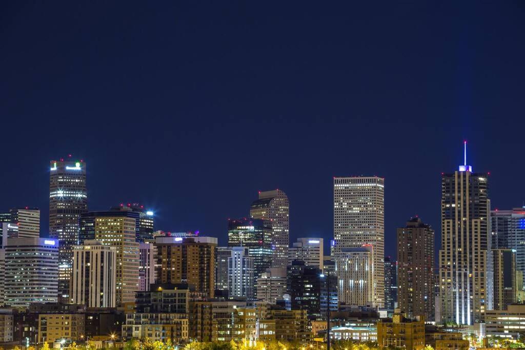 Luxurious, 3 Bdr Home-Balcony, Rooftop And Parking Denver Exterior photo